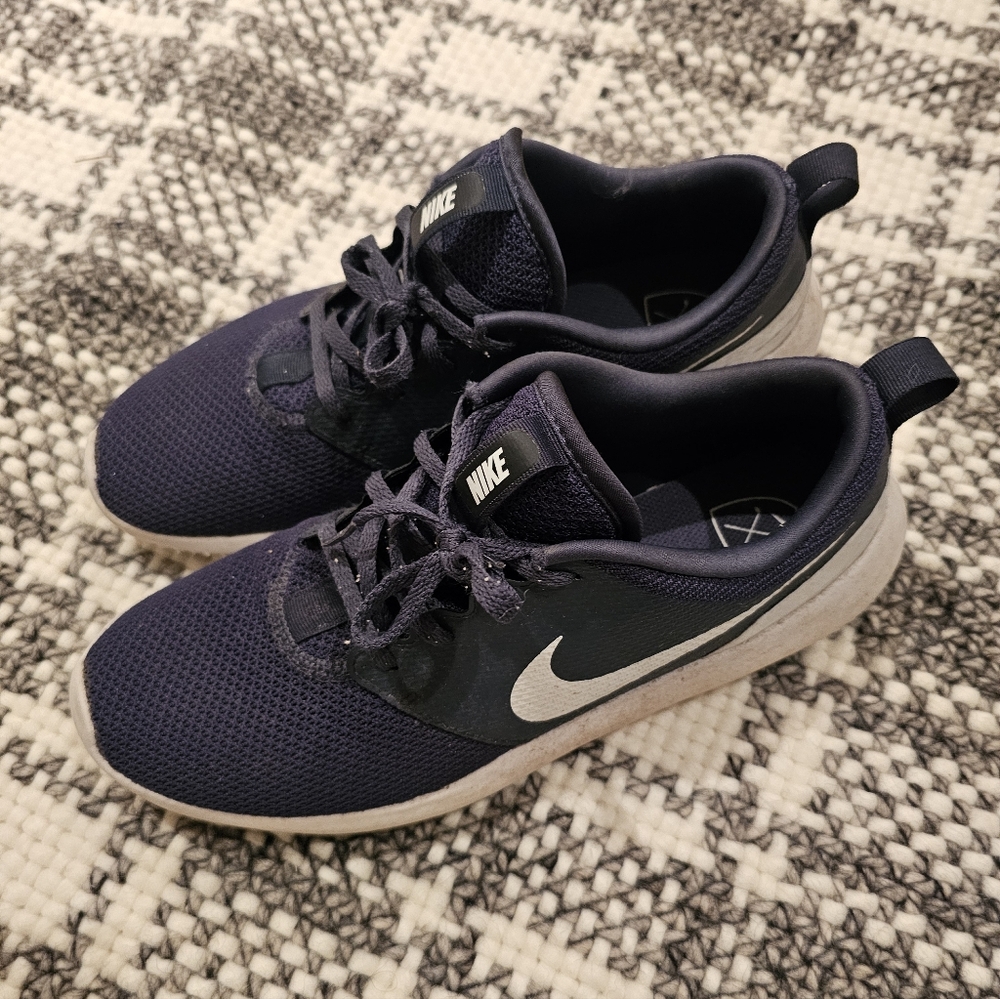 Nike Golf Roshe G Spikeless Golf Shoes Men's 8.5. Dark Thunder Blue and White
